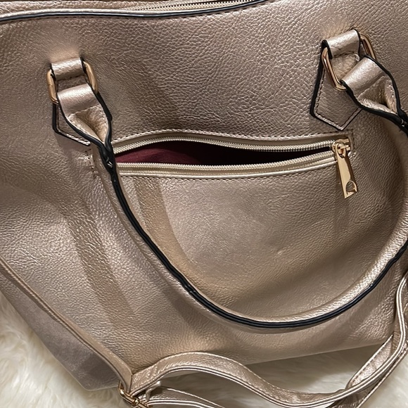 Gold Purse - Picture 5 of 5